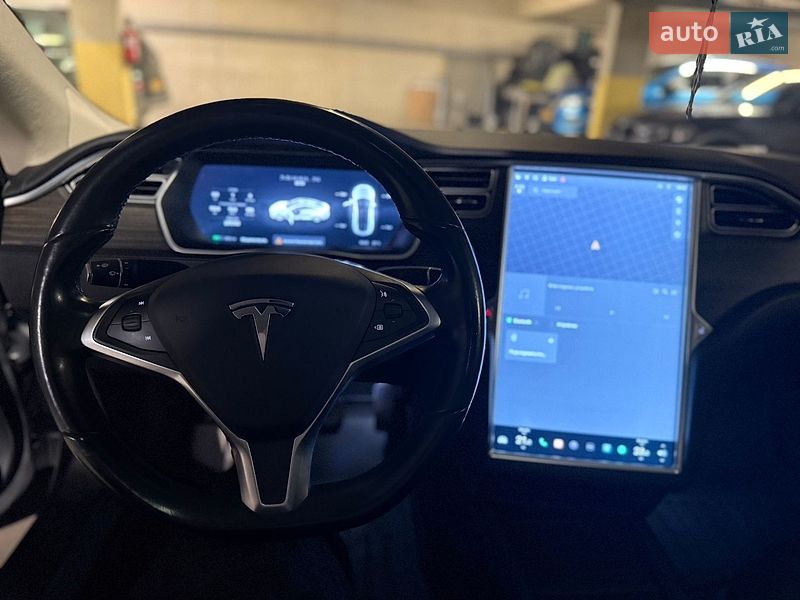Лифтбек Tesla Model S 2014 в Киеве