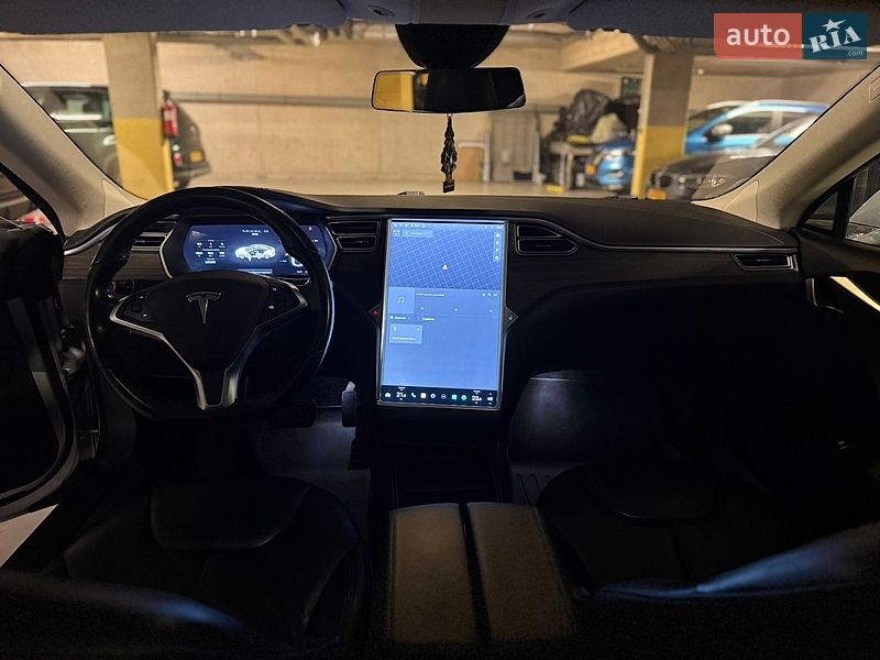 Лифтбек Tesla Model S 2014 в Киеве