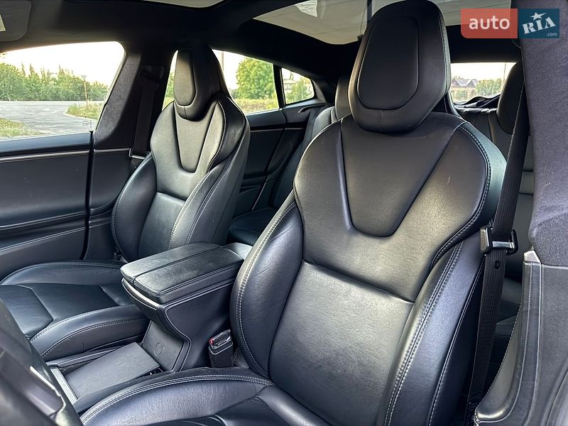 Лифтбек Tesla Model S 2019 в Кобеляках
