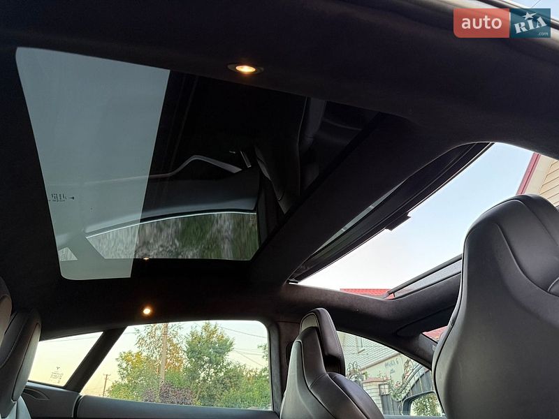 Ліфтбек Tesla Model S 2019 в Кобеляках