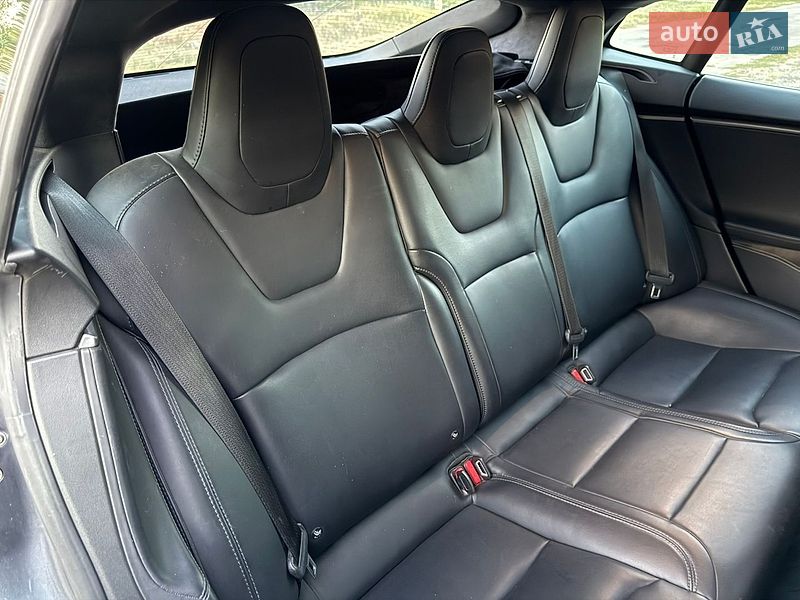 Лифтбек Tesla Model S 2019 в Кобеляках