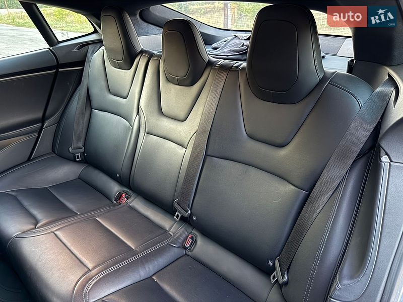 Лифтбек Tesla Model S 2019 в Кобеляках