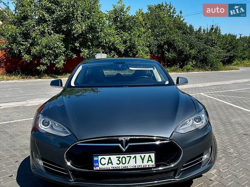 Ліфтбек Tesla Model S 2013 в Хмельницькому