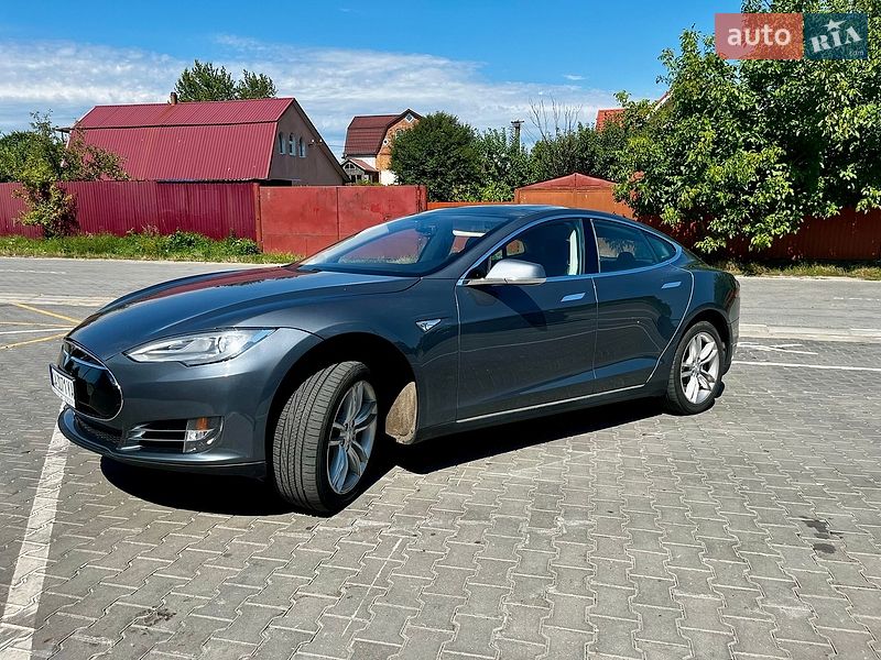 Ліфтбек Tesla Model S 2013 в Хмельницькому