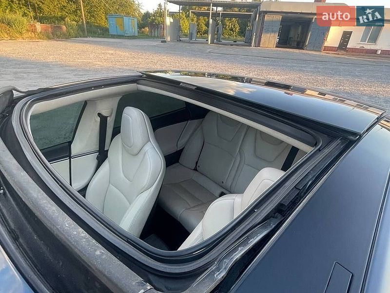Лифтбек Tesla Model S 2015 в Каменец-Подольском