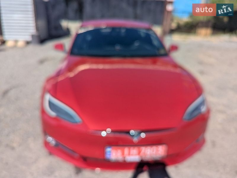 Ліфтбек Tesla Model S 2016 в Вінниці