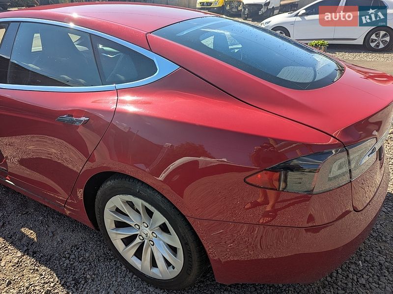 Ліфтбек Tesla Model S 2016 в Вінниці