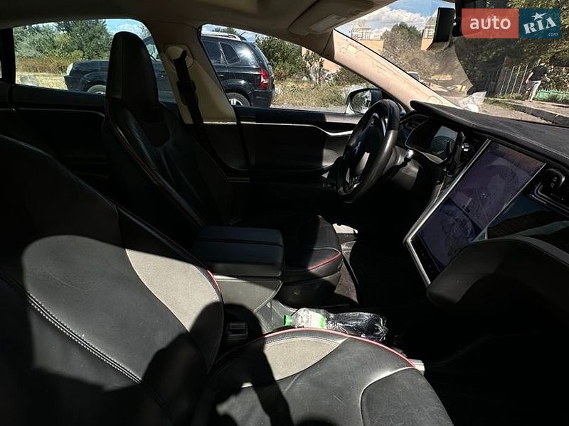 Ліфтбек Tesla Model S 2014 в Києві