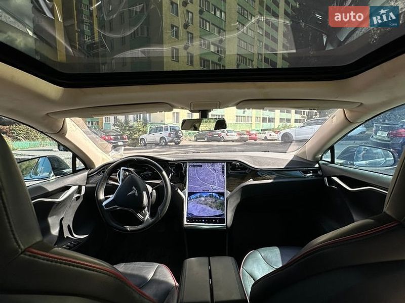 Ліфтбек Tesla Model S 2014 в Києві