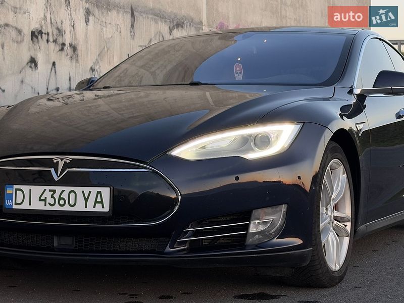 Ліфтбек Tesla Model S 2015 в Львові фото 12 Ліфтбек Tesla Model S 2015 в Львові