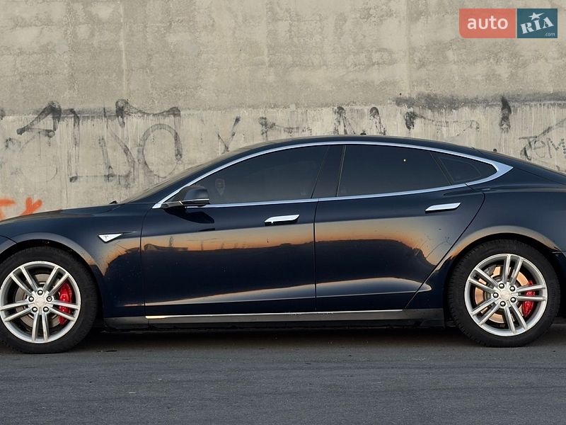 Ліфтбек Tesla Model S 2015 в Львові фото 11 Ліфтбек Tesla Model S 2015 в Львові