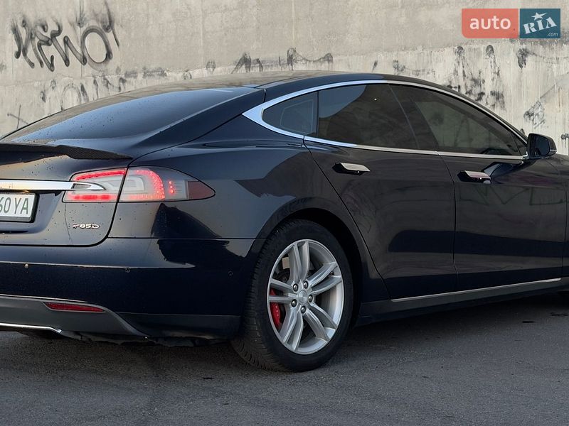 Ліфтбек Tesla Model S 2015 в Львові фото 25 Ліфтбек Tesla Model S 2015 в Львові