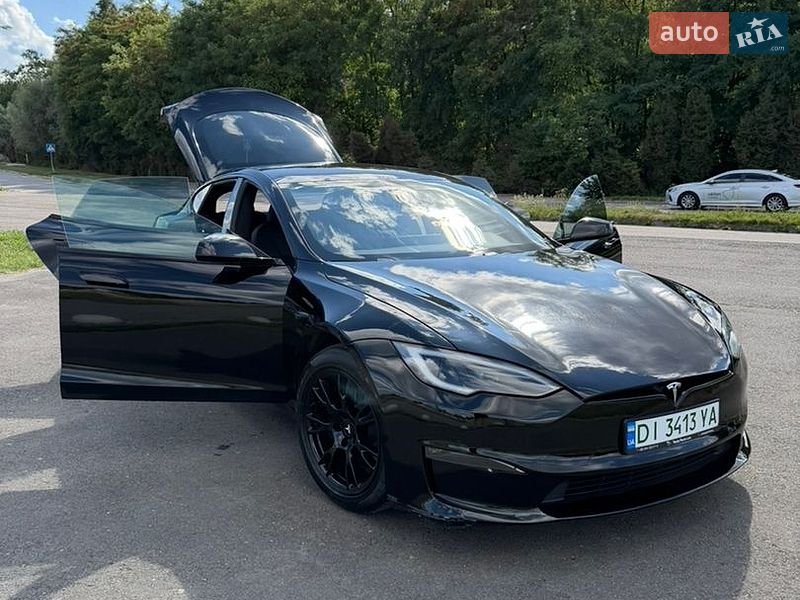 Лифтбек Tesla Model S 2022 в Львове