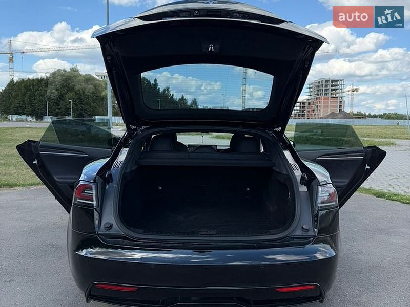 Лифтбек Tesla Model S 2022 в Львове