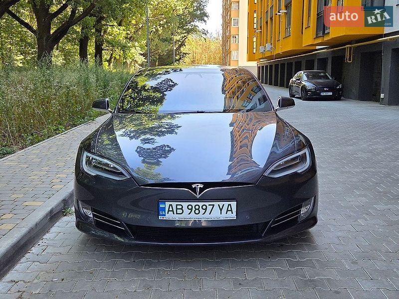 Лифтбек Tesla Model S 2018 в Виннице