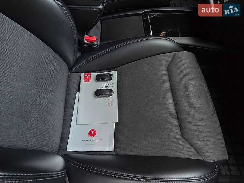 Лифтбек Tesla Model S 2018 в Виннице