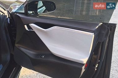 Ліфтбек Tesla Model S 2016 в Івано-Франківську