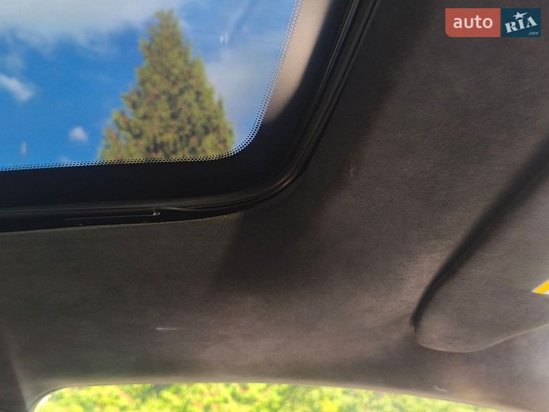 Ліфтбек Tesla Model S 2016 в Івано-Франківську
