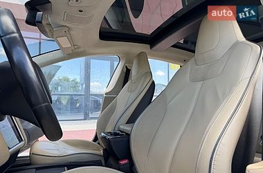 Ліфтбек Tesla Model S 2015 в Івано-Франківську