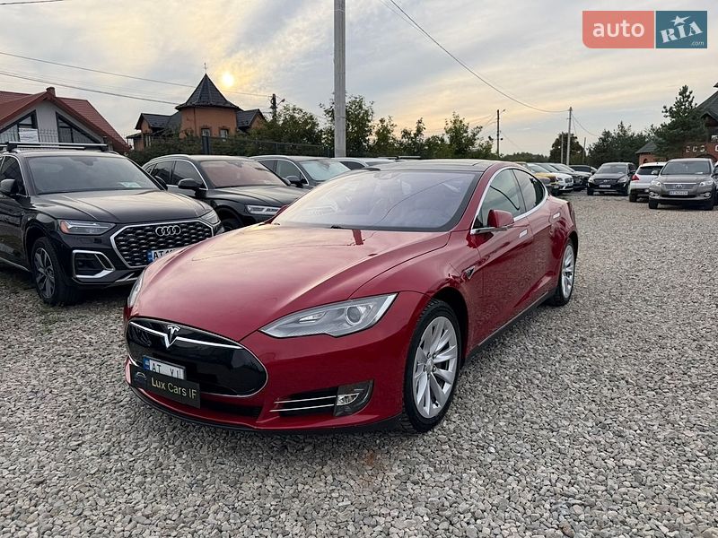 Ліфтбек Tesla Model S 2016 в Івано-Франківську