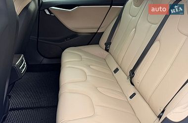Ліфтбек Tesla Model S 2016 в Івано-Франківську