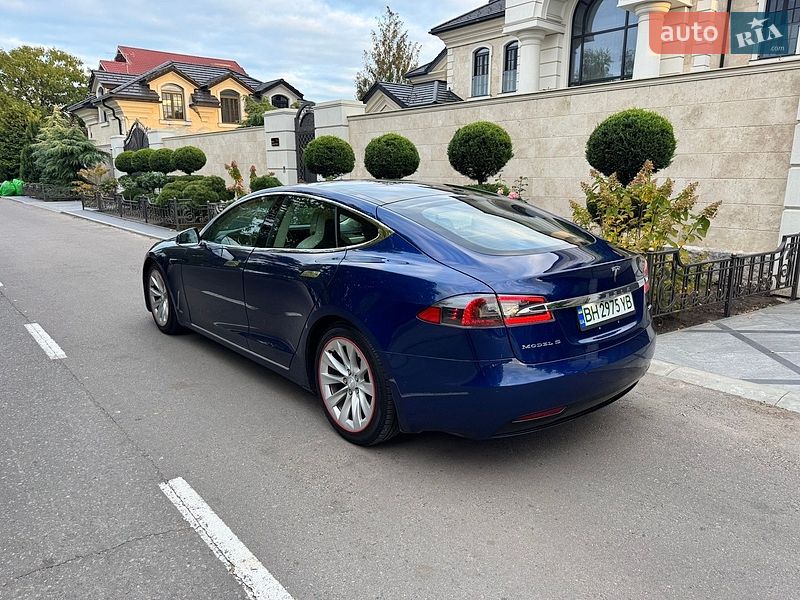 Ліфтбек Tesla Model S 2017 в Одесі