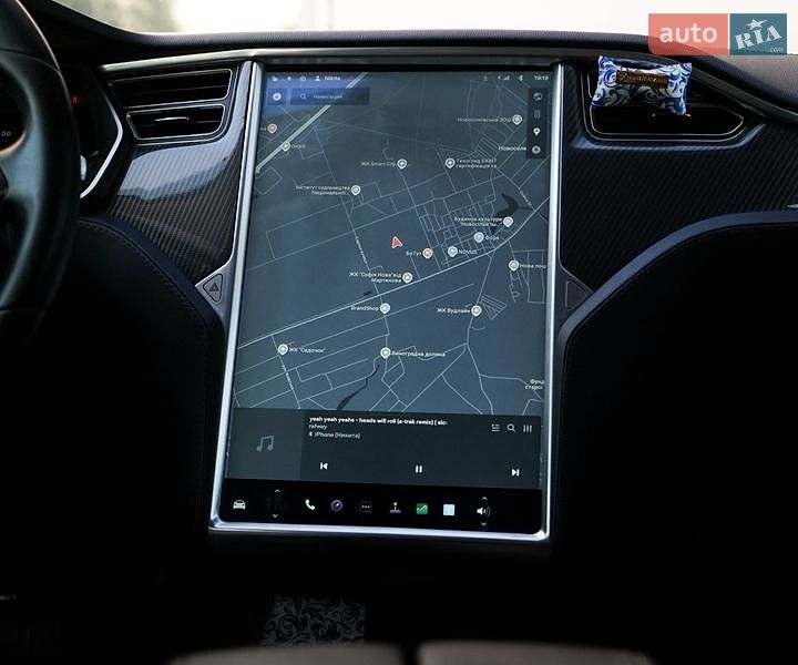 Ліфтбек Tesla Model S 2015 в Києві