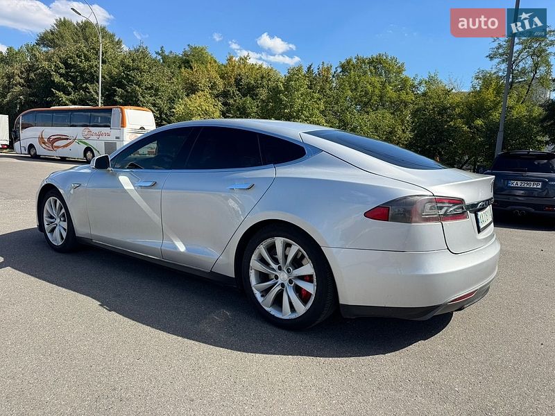 Ліфтбек Tesla Model S 2013 в Києві