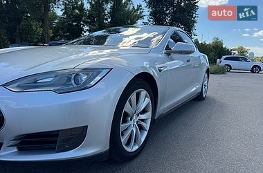Ліфтбек Tesla Model S 2013 в Києві