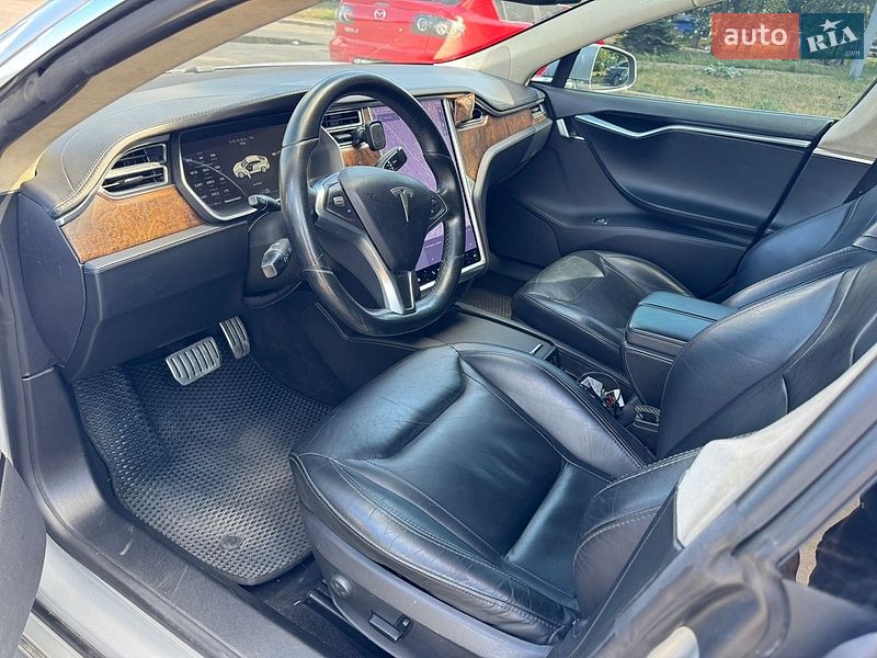 Ліфтбек Tesla Model S 2013 в Києві