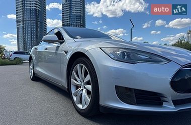 Ліфтбек Tesla Model S 2013 в Києві
