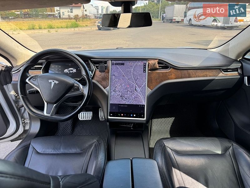 Ліфтбек Tesla Model S 2013 в Києві