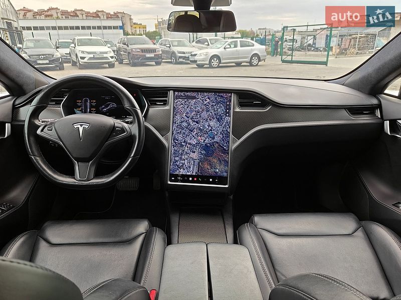 Ліфтбек Tesla Model S 2018 в Львові