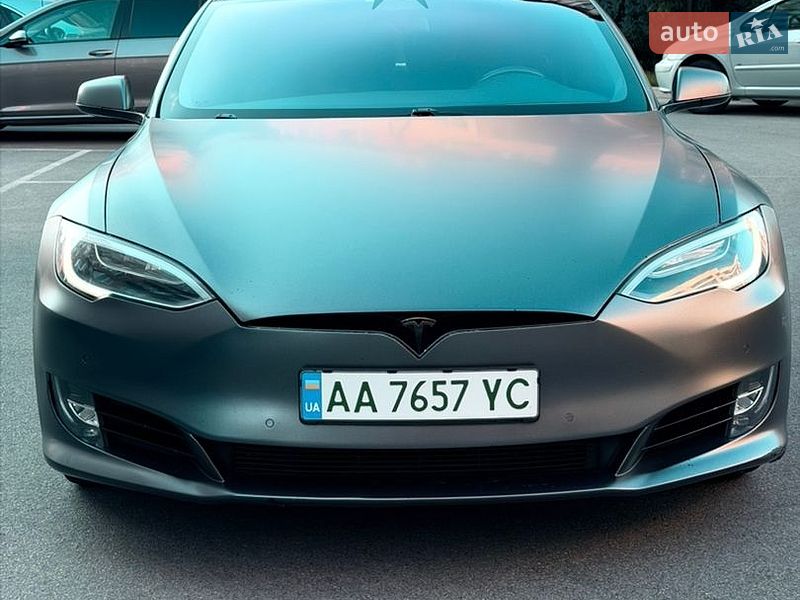 Ліфтбек Tesla Model S 2017 в Києві