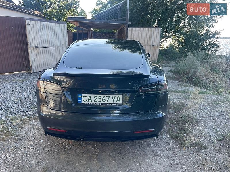 Лифтбек Tesla Model S 2024 в Черкассах