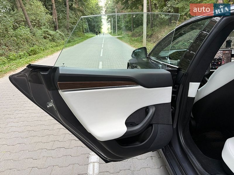Ліфтбек Tesla Model S 2021 в Львові фото 26 Ліфтбек Tesla Model S 2021 в Львові