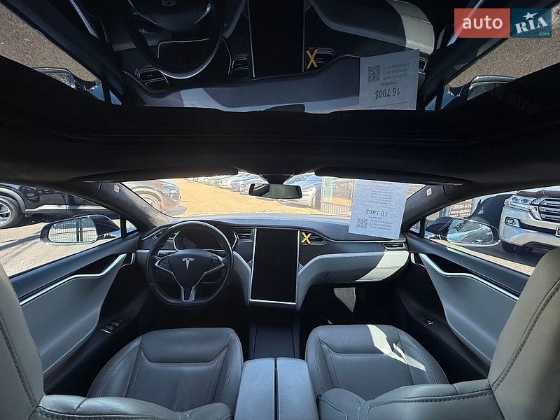 Ліфтбек Tesla Model S 2016 в Києві