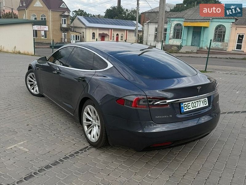 Лифтбек Tesla Model S 2018 в Первомайске