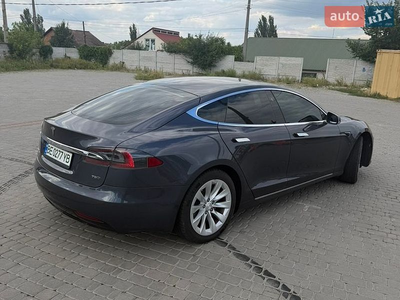 Лифтбек Tesla Model S 2018 в Первомайске