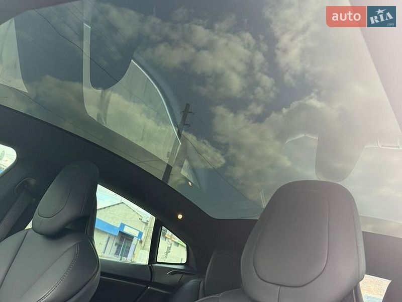 Лифтбек Tesla Model S 2018 в Первомайске