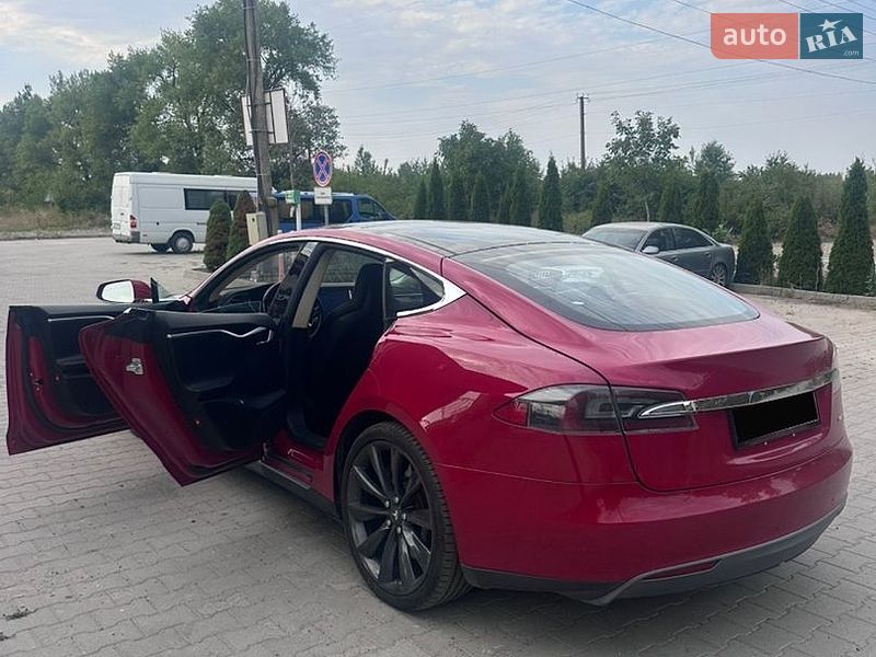 Ліфтбек Tesla Model S 2012 в Бучачі