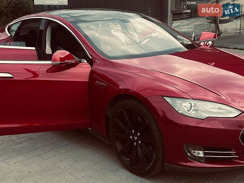 Ліфтбек Tesla Model S 2012 в Бучачі