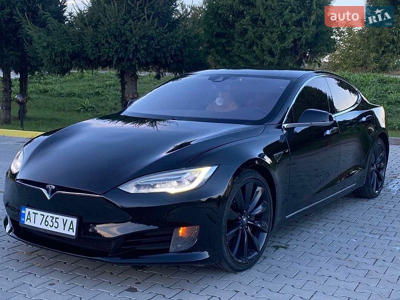 Ліфтбек Tesla Model S 2016 в Івано-Франківську