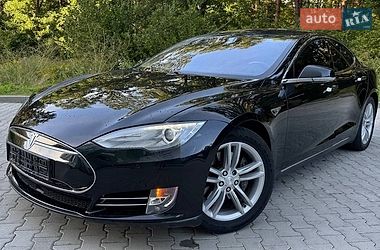 Ліфтбек Tesla Model S 2014 в Новояворівську