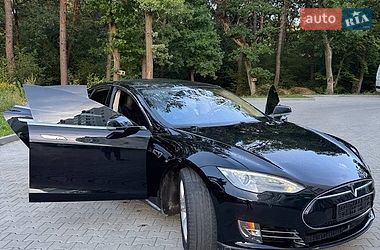 Лифтбек Tesla Model S 2014 в Новояворовске