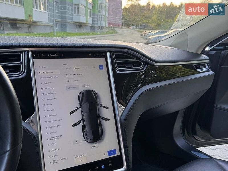 Ліфтбек Tesla Model S 2014 в Новояворівську