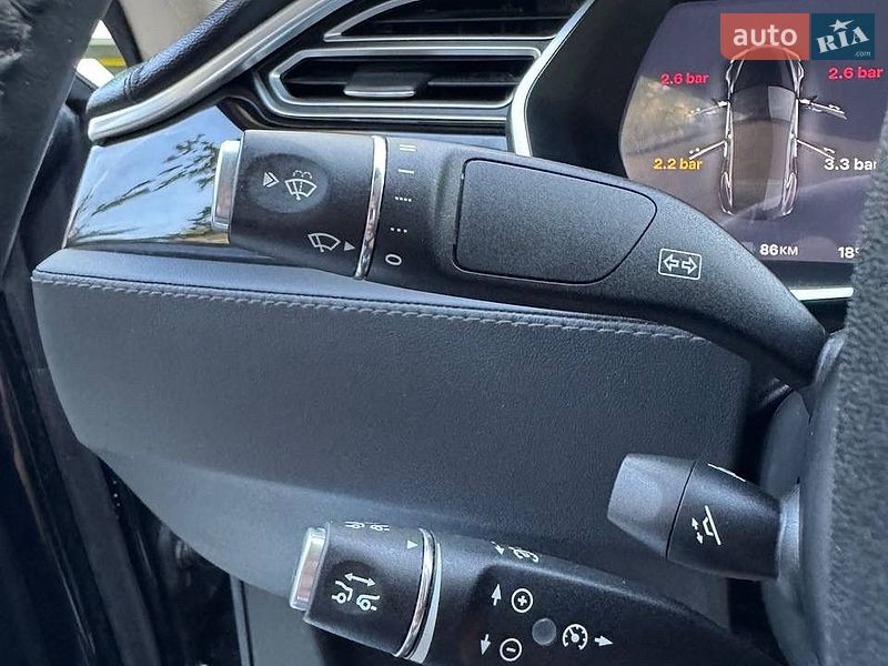 Ліфтбек Tesla Model S 2014 в Новояворівську