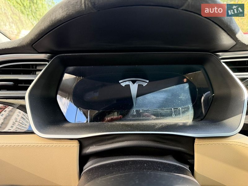 Ліфтбек Tesla Model S 2015 в Києві