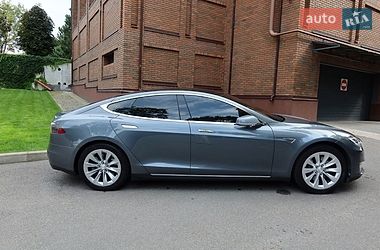 Ліфтбек Tesla Model S 2014 в Дніпрі
