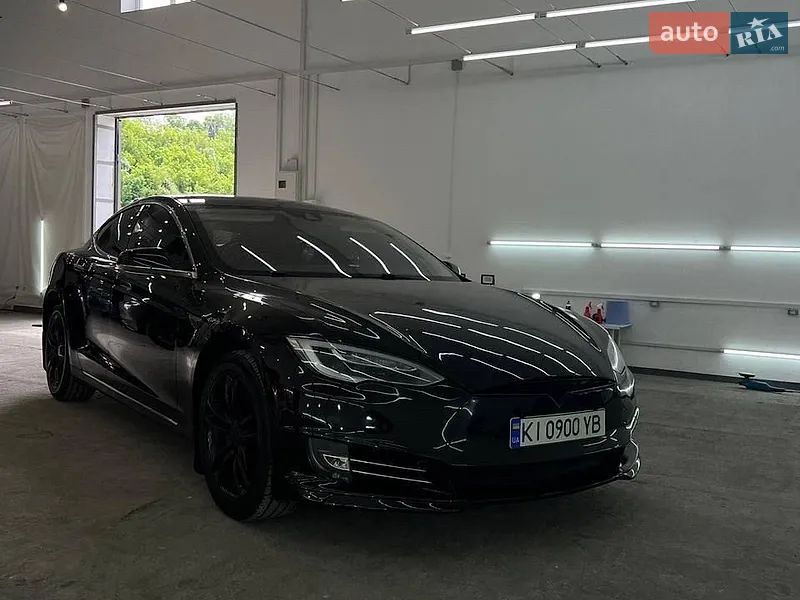 Tesla Model S 2014